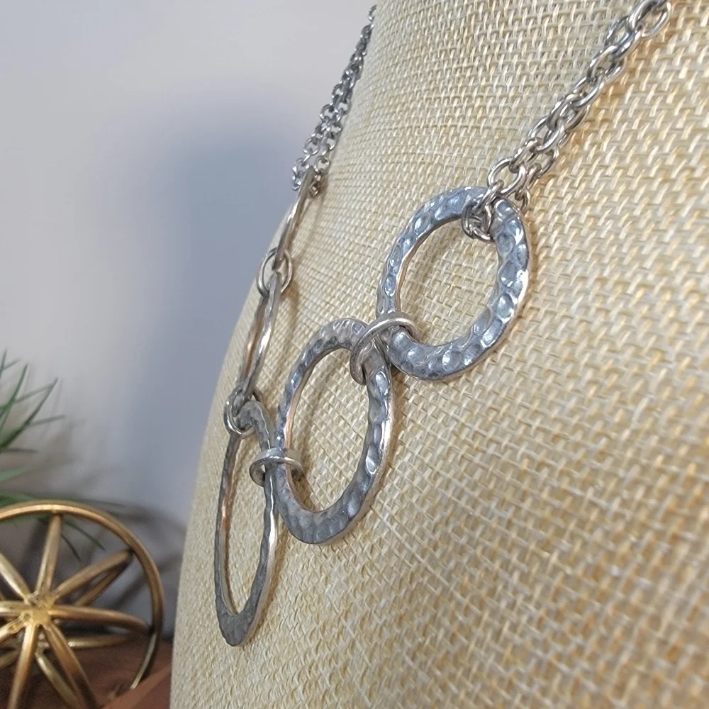 Hammered Metal Rings Silver Tone Statement Necklace Double chain